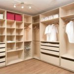 894837973_w640_h640_garderobnaya_1-min