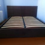 Кровать с мягкой спинко