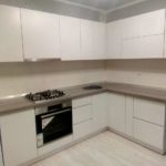 Кухня без ручек, крашенный мдф